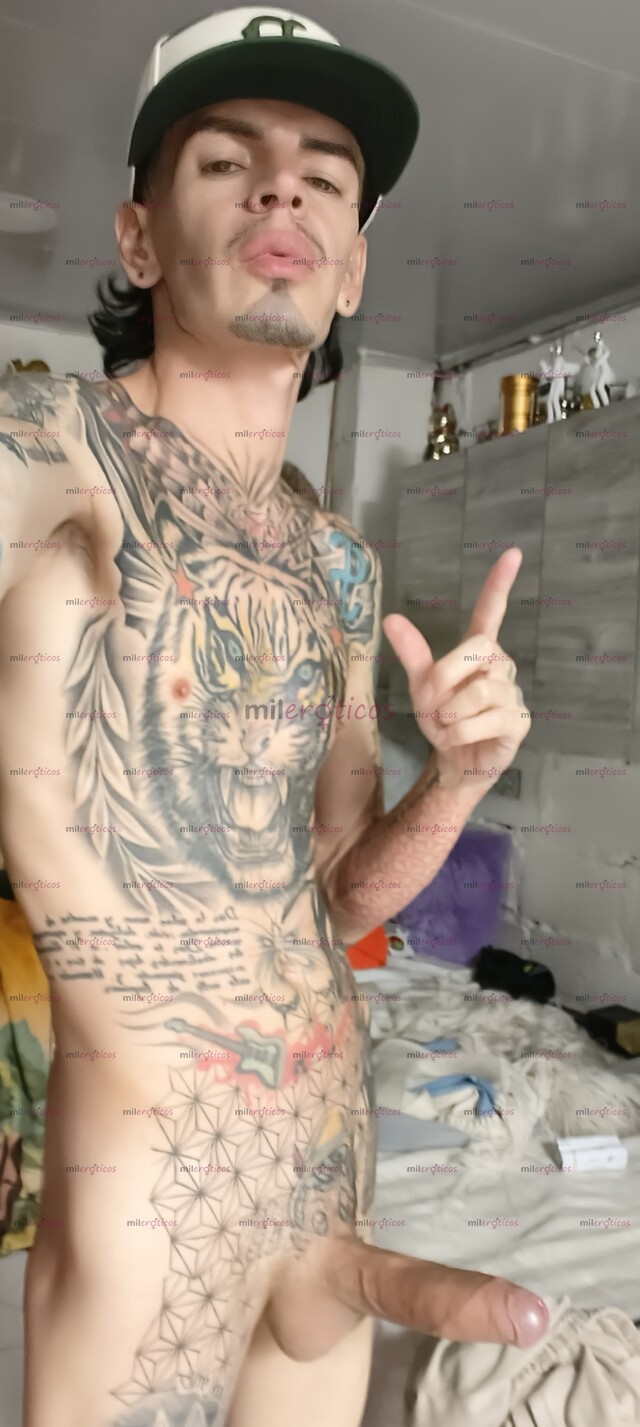 FOTOS DE FLACO ACTIVO BLANCO TATUADO VERGON SERIO RESERVADO