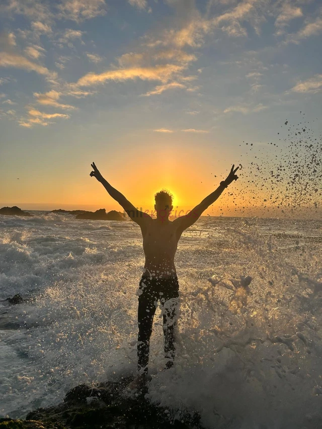 Alto esbelto versatil educado 17 cm ojos verdes piel blanca el morbo en el sexo siempre depende del otro pregunta lo que quiera no sitio de usted depe...