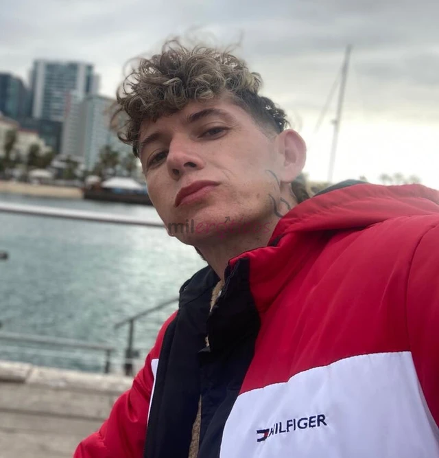 Alto esbelto versatil educado 17 cm ojos verdes piel blanca el morbo en el sexo siempre depende del otro pregunta lo que quiera no sitio de usted depe...