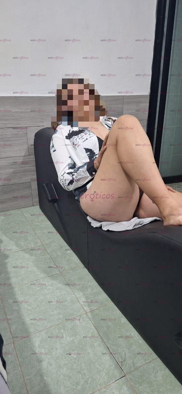 FOTOS DE MUJER CANDENTE CON UNAS CHICHOTAS ENORMES