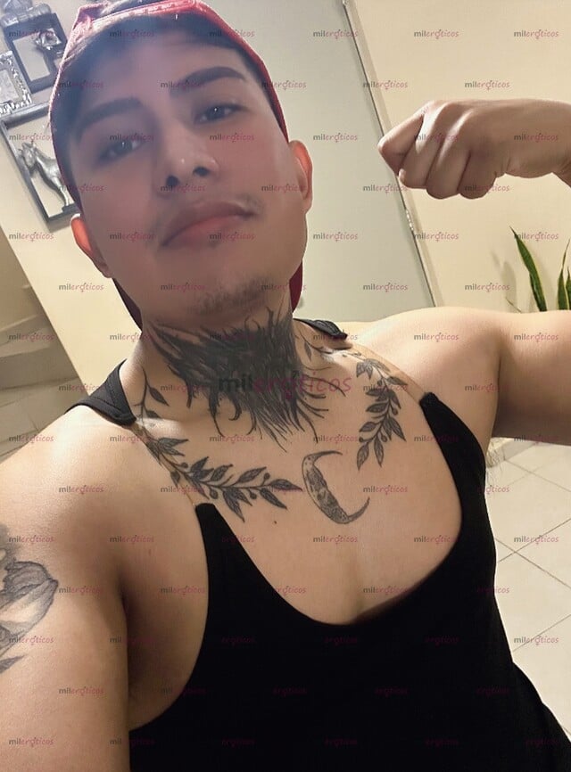 FOTOS DE CHICO DEPORTISTA, DISPUESTO A SATISFACER TUS DESEOS SEXUALES
