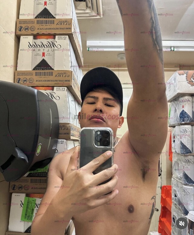 FOTOS DE CHICO DEPORTISTA, DISPUESTO A SATISFACER TUS DESEOS SEXUALES