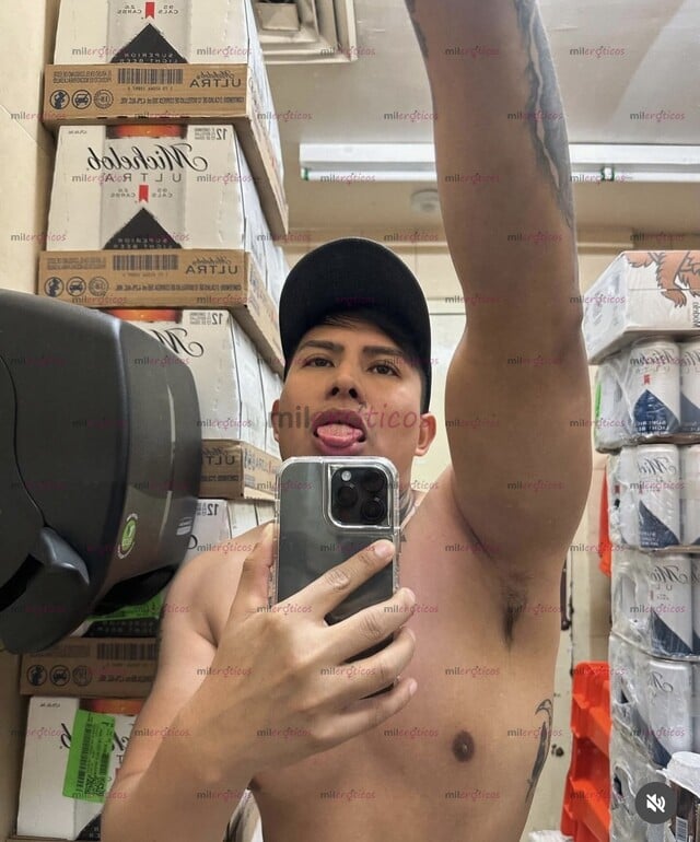 FOTOS DE CHICO DEPORTISTA, DISPUESTO A SATISFACER TUS DESEOS SEXUALES