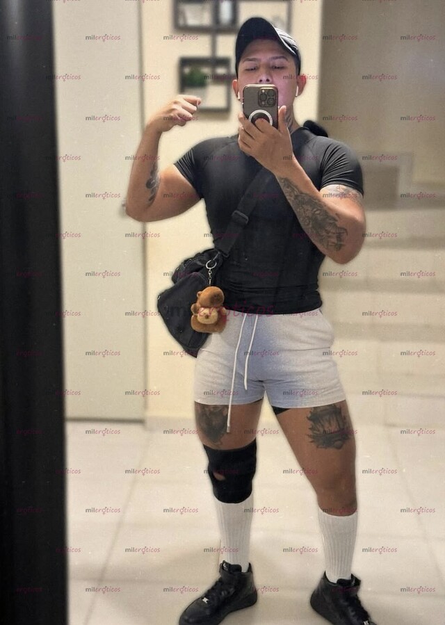 FOTOS DE CHICO DEPORTISTA, DISPUESTO A SATISFACER TUS DESEOS SEXUALES