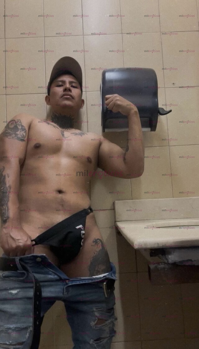 FOTOS DE CHICO DEPORTISTA, DISPUESTO A SATISFACER TUS DESEOS SEXUALES