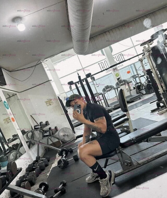 FOTOS DE CHICO DEPORTISTA, DISPUESTO A SATISFACER TUS DESEOS SEXUALES