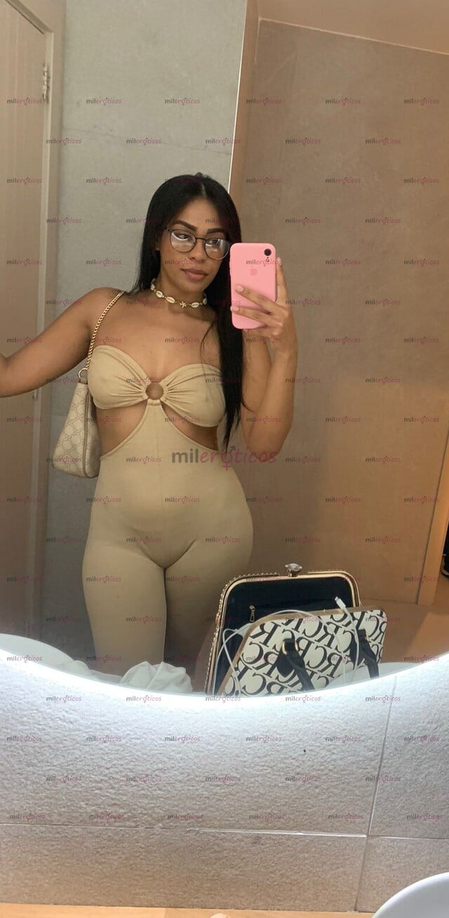 FOTOS DE SOY UNA HERMOSA MORENA DISPUESTA A COMPLACERTE Y CUMPLIR TUS FANTASIAS