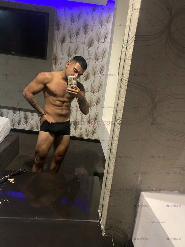 FOTOS DE CHICO SÚPER DOTADO 22CM HOT PARA ROMPERTE EL CULO Y SATISFACERTE