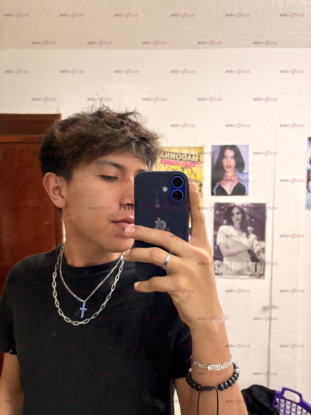 FOTOS DE JOVEN CHICO PASIVO SUMISO COMPLACEDOR DE MACHOS