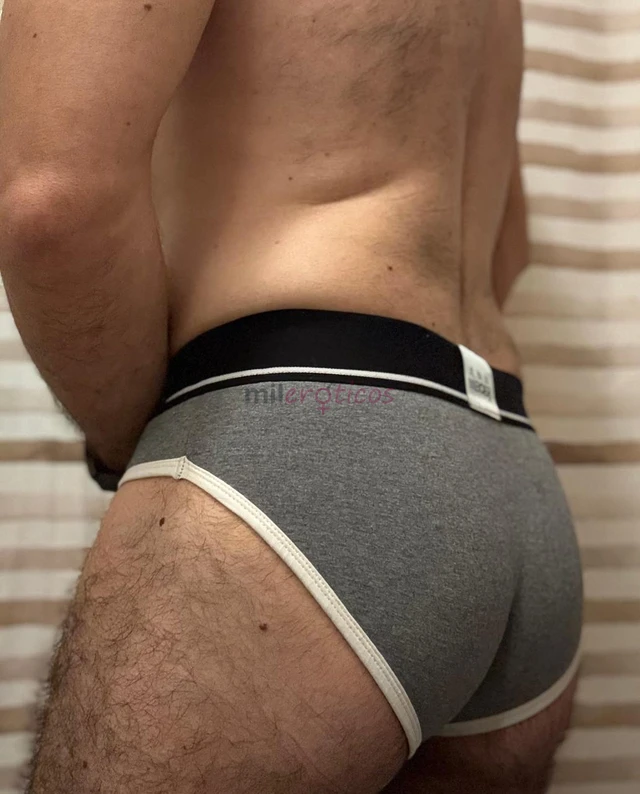 Hola soy steffano chileno maduro sofisticado muy discreto serio y profesional trabajo a domicilios dando unos masajes que te dejaran en tu maxima sens...