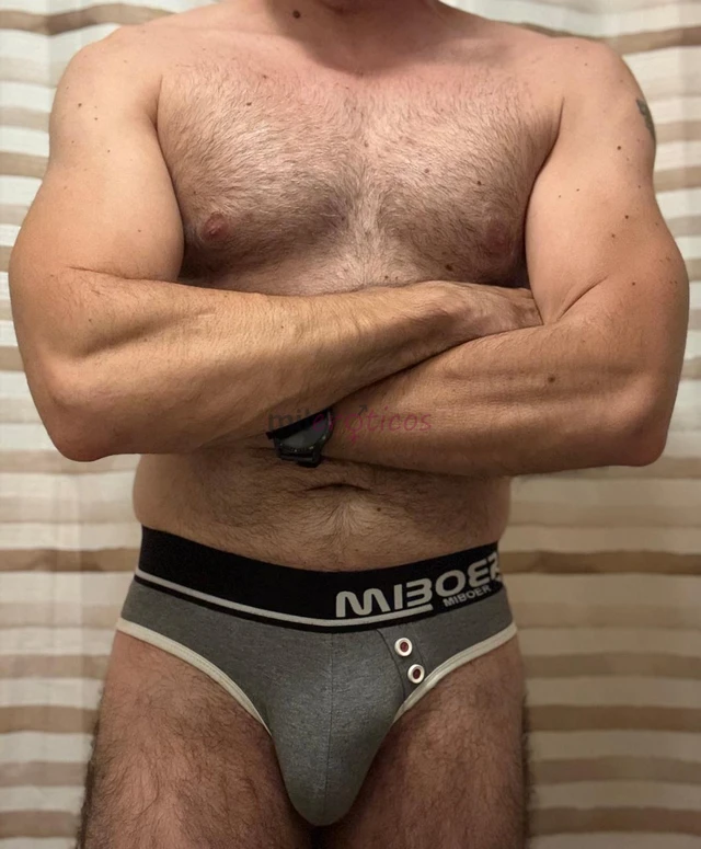 Hola soy steffano chileno maduro sofisticado muy discreto serio y profesional trabajo a domicilios dando unos masajes que te dejaran en tu maxima sens...