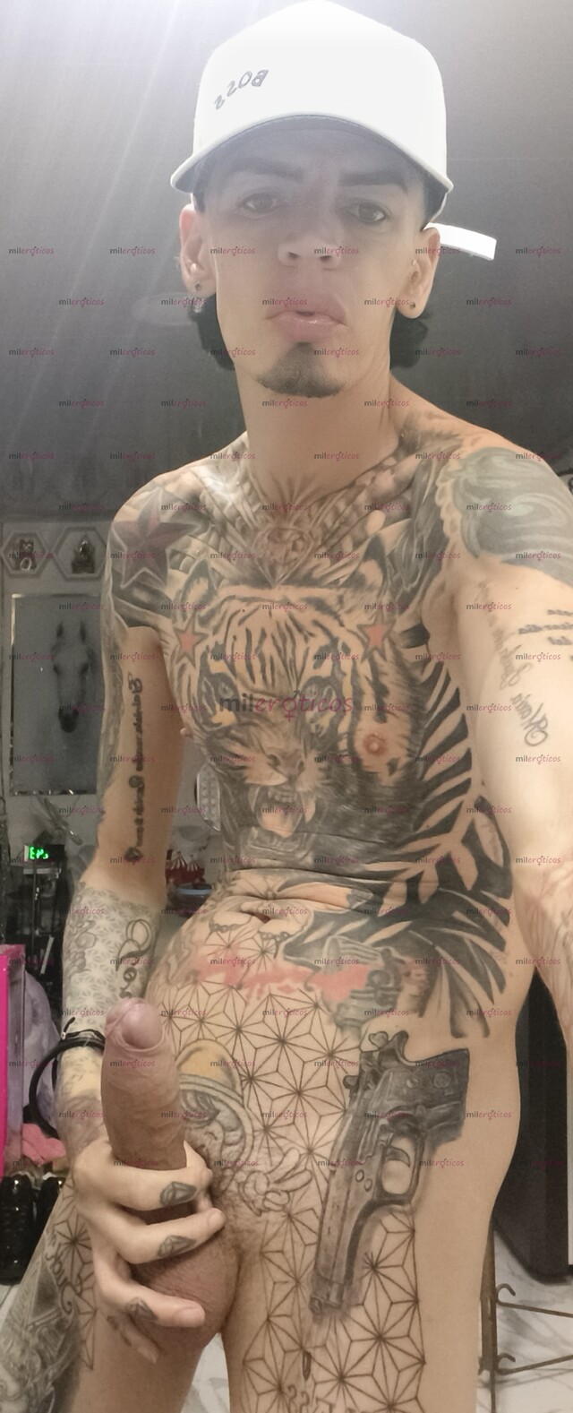 FOTOS DE FLACO ACTIVO BLANCO TATUADO MORBOSO CON SITIO