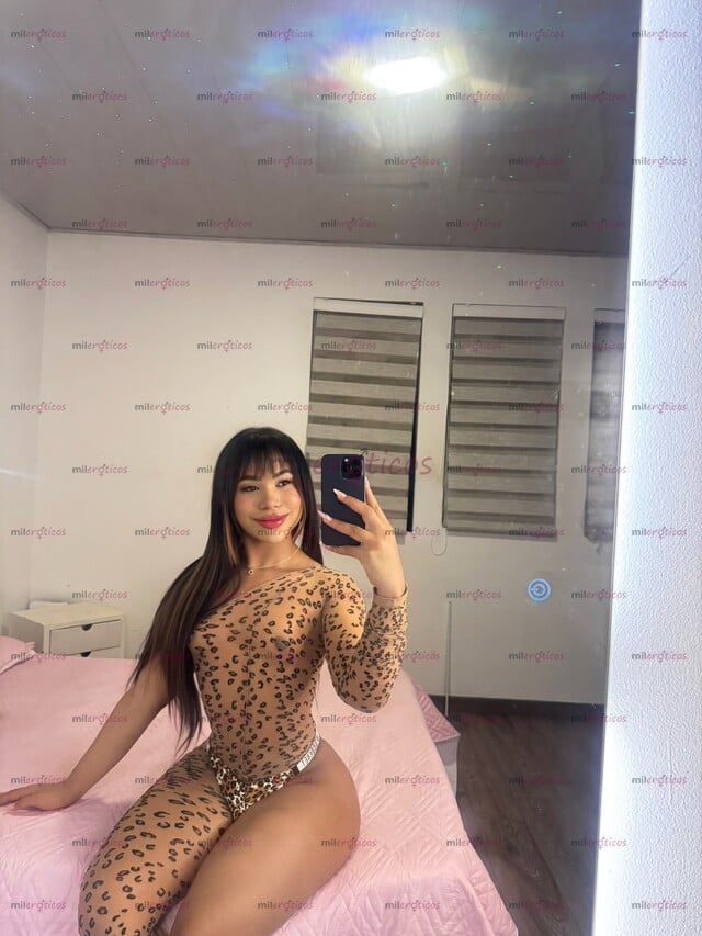 FOTOS DE UNIVERSITARIA TRAVIESA JUGUETONA CHICA DOTADA FIESTERA DISPONIBLE 24 7
