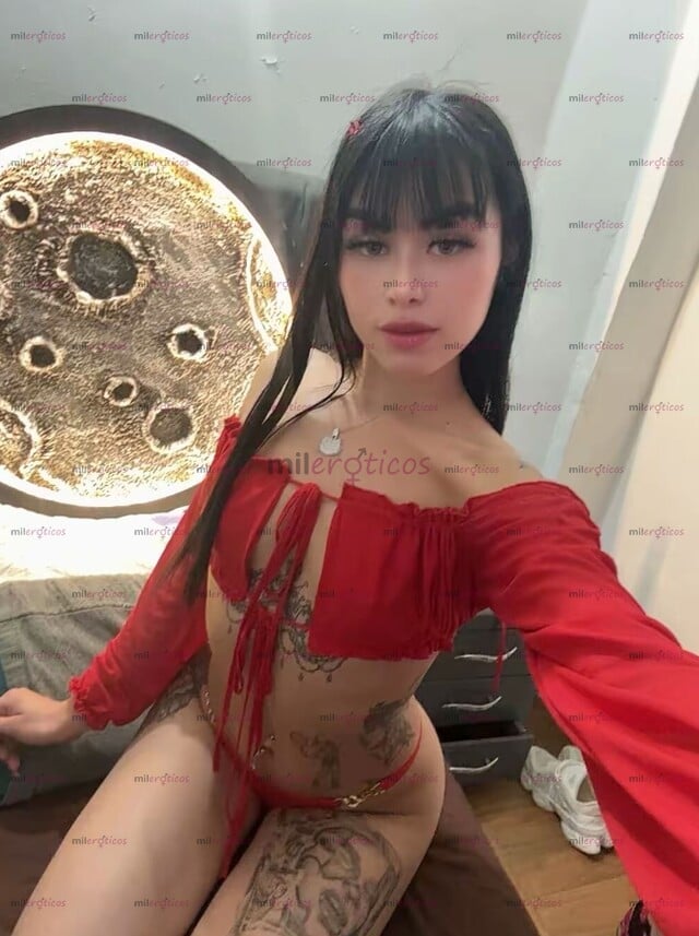 FOTOS DE SEXYTATUADA CHICA ARDIENTE ADICTA AL SEXO TIERNA BESOS APASIONADOS