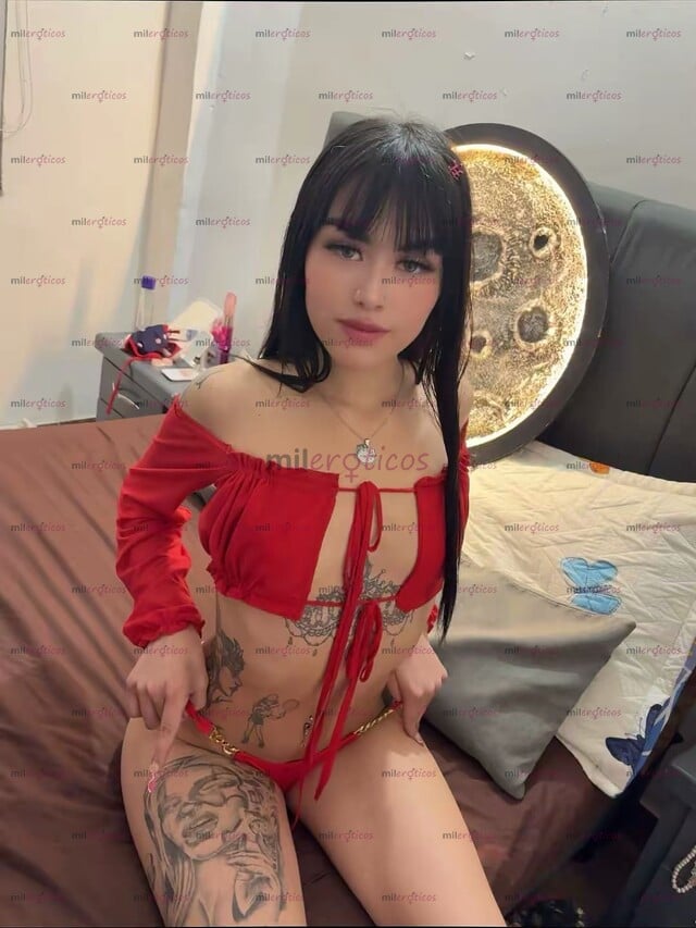 FOTOS DE SEXYTATUADA CHICA ARDIENTE ADICTA AL SEXO TIERNA BESOS APASIONADOS