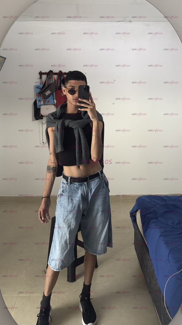 FOTOS DE JOVEN DELGADO PINTA, TWINK COMUNÍCATE WHATSAPP O LLAMADA