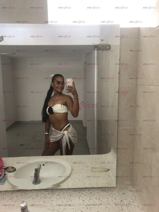 FOTOS DE MORENITA Y ROSA DITA POR DENTRO, UNA FLACA QUE ESTÁ PARA COMPLACERTE