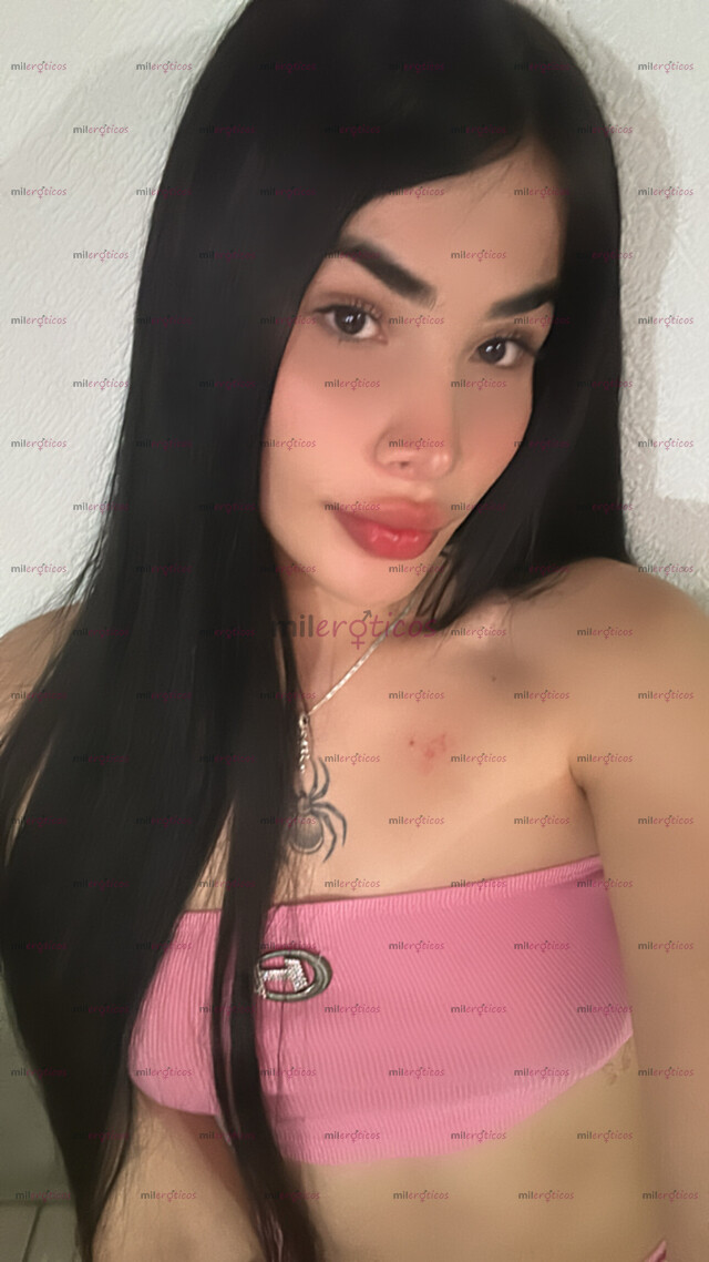 FOTOS DE SEXY Y HERMOSA CON UN CARAMELO DELICIOSO