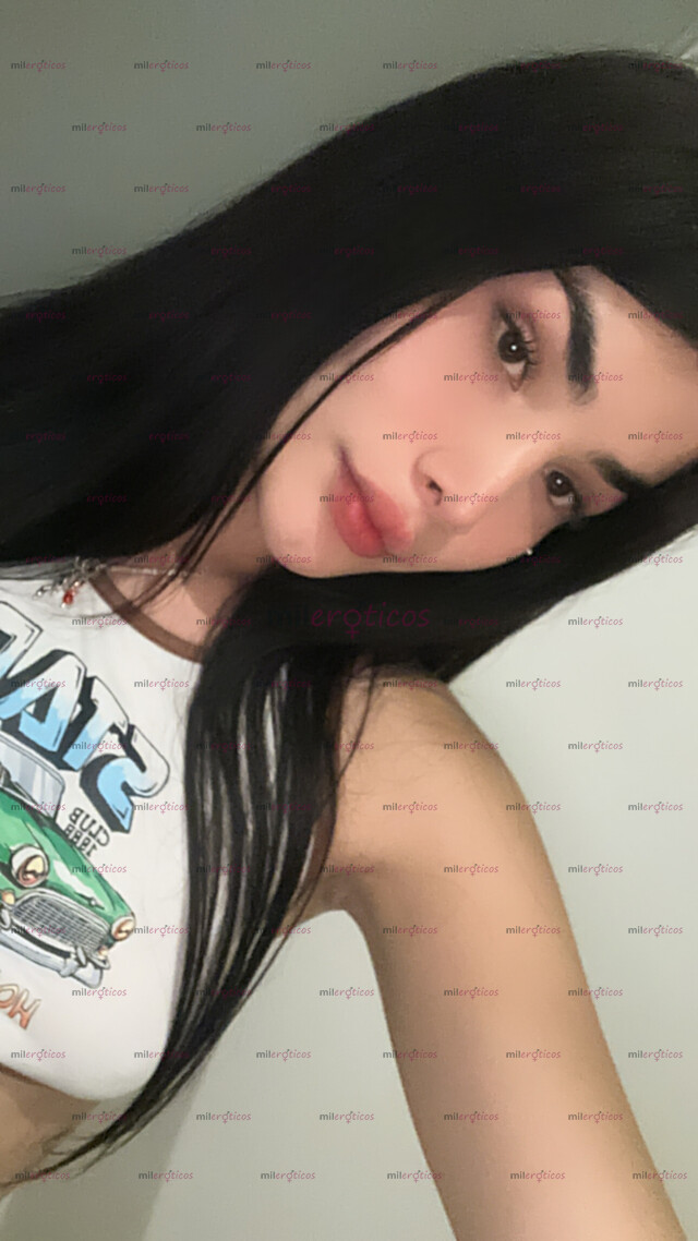 FOTOS DE SEXY Y HERMOSA CON UN CARAMELO DELICIOSO