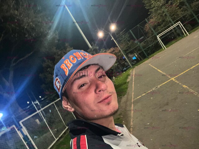 FOTOS DE POLLITO NEA VERS CACHONDO CON GANAS DE VER QUÉ PASA