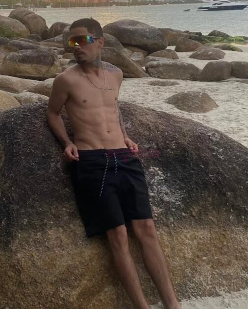 Loirinho magrinho barriga tanqhinho tatuado bigodinho marrento hehecurto dominar bem gostoso tudo na calma beijando seu corpo de cima pra baixo faland...