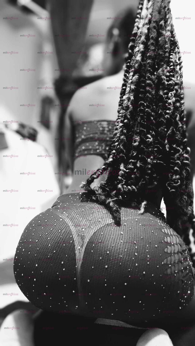 FOTOS DE MORENA JOVEN DE COÑO APRETADO, DISPUESTA A HACERTE PASAR UN RATO AGRADABLE