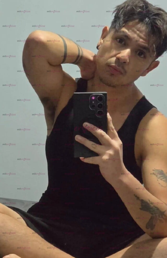 FOTOS DE ACTIVO , (CON GUSTO A QUE ME DEN BESO NEGRO Y LAMIDAS DE PEZONES)