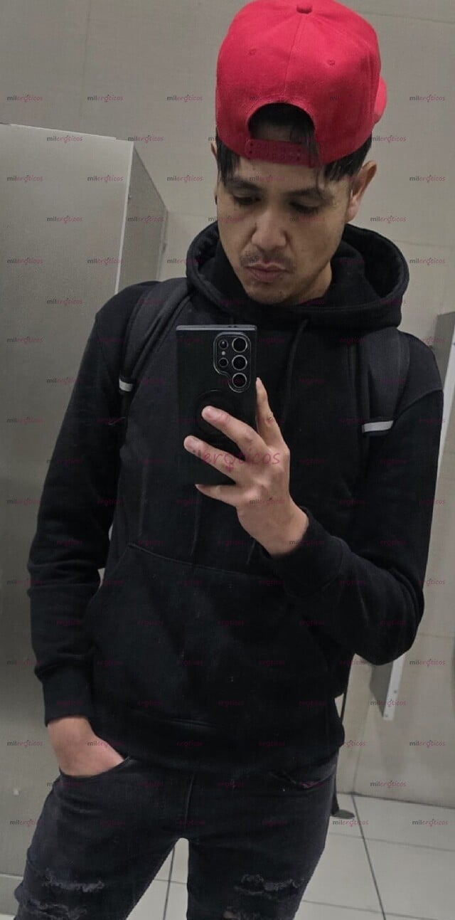 FOTOS DE ACTIVO , (CON GUSTO A QUE ME DEN BESO NEGRO Y LAMIDAS DE PEZONES)