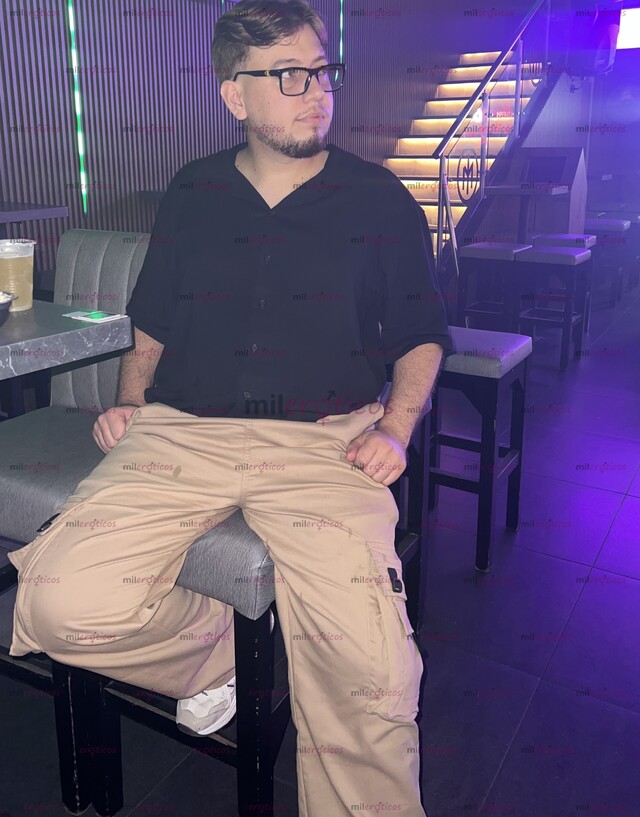 FOTOS DE PASIÓN PASIVO CON MENTE ABIERTA A TODO OJOS VERDES