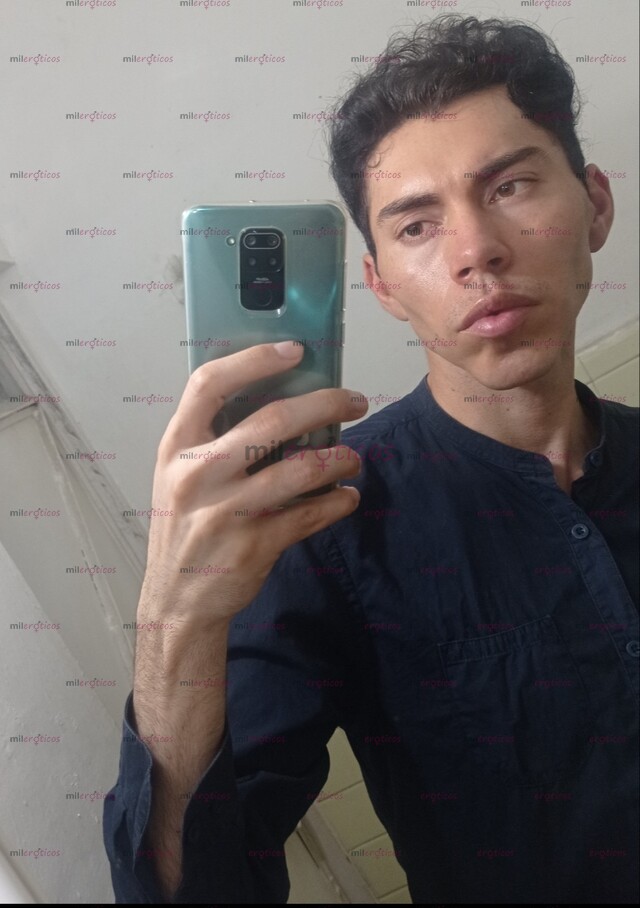FOTOS DE CHICO CALIENTE VERGÓN ALTO DISPONIBLE PARA CONSENTIRTE.