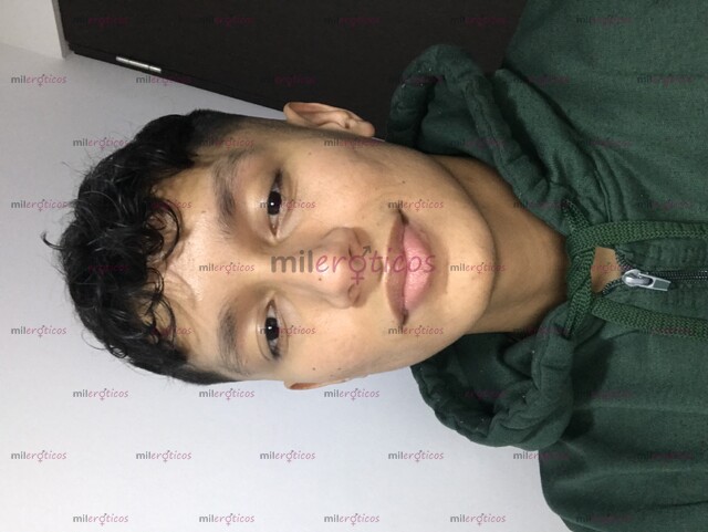 FOTOS DE JOVEN BARBERO A DOMICILIO HOT ACTIVO 22 AÑOS