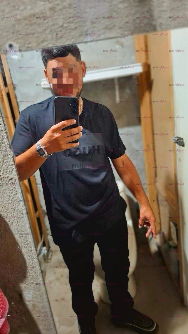 FOTOS DE JOVEN ARDIENTE NUEVO EN EL AMBIENTE DISPUESTO A CUMPLIR TUS FANTASÍAS