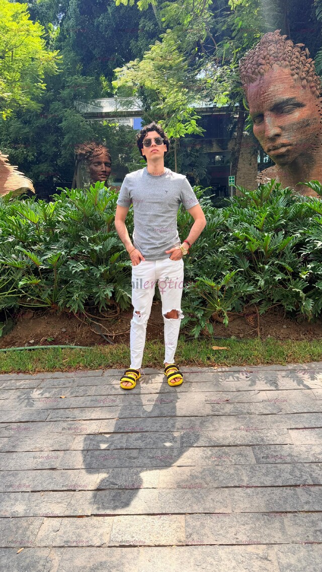 FOTOS DE FLACO DE 1.80 SEXI, CALIENTE, EDUCADO Y LIMPIO.