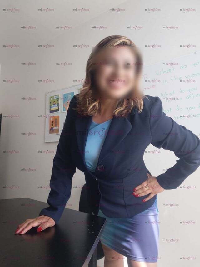 FOTOS DE PODRIAS IMAGINAR A ESTA SEXY TEACHER DANDOTE CLASES DESNUDA ONLINE?