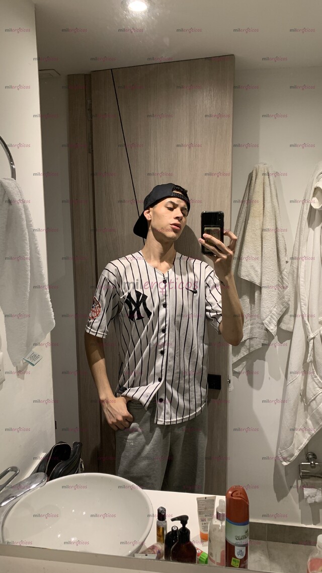 FOTOS DE POLLO JOVEN DISCRETO EDUCADO COMPLACIENTE BUENA VERGA VERSÁTIL ARRECHO CON GANAS