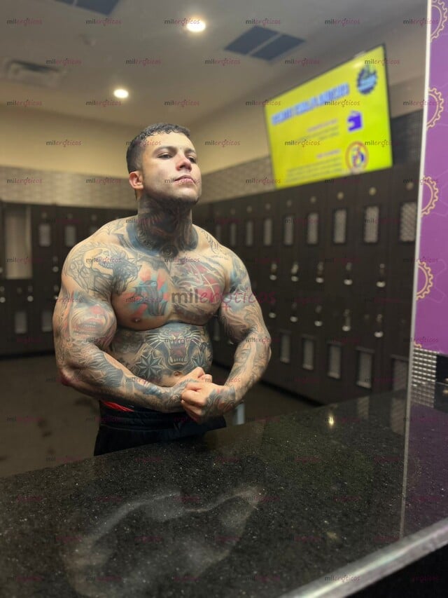 FOTOS DE JOVEN ATLÉTICO Y TATUADO DISPUESTO A CUMPLIR TODAS TUS FANTASÍAS