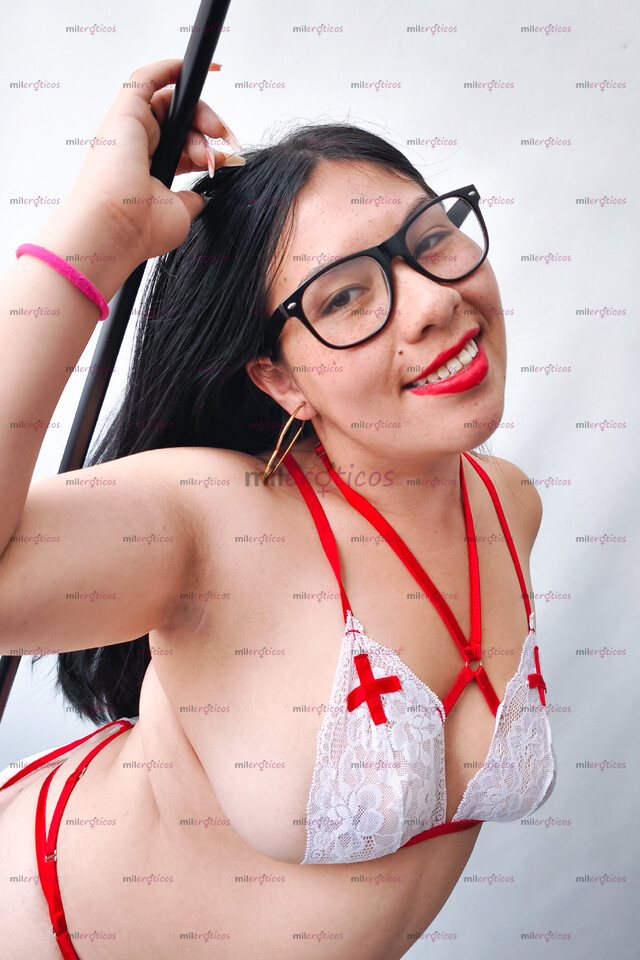 FOTOS DE ENFERMERA DEDICADA A TU CUIDADO A DARTE PLACER CON MI BOCA