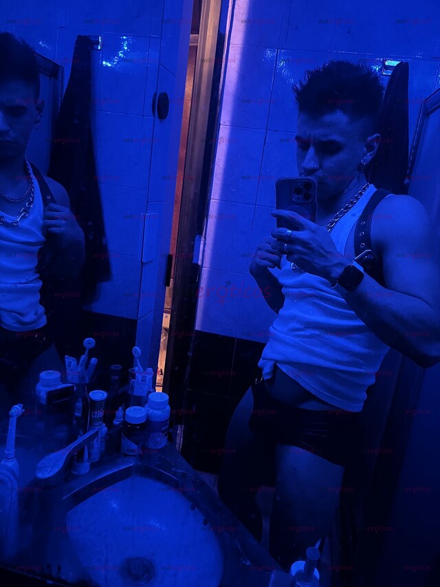 FOTOS DE COLOMBIANO MACHO DOMADOR DE CHUBBYS TETONES Y RICOS CULOS