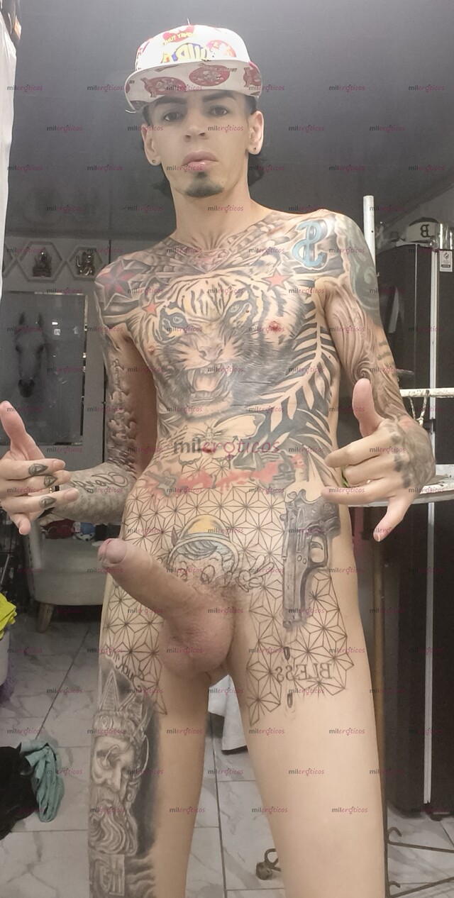 FOTOS DE FLACO ACTIVO BLANCO TATUADO VERGON SITIO