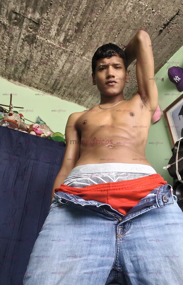 FOTOS DE POLLO VERGÓN VERSÁTIL COMPLACIENTE, DISPONIBLE PARA TUS DESEOS