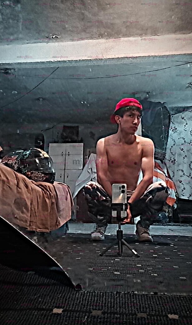 FOTOS DE 25 AÑOS, DELGADO, SIN CIRCUNSICION, LIMPIO (300$)