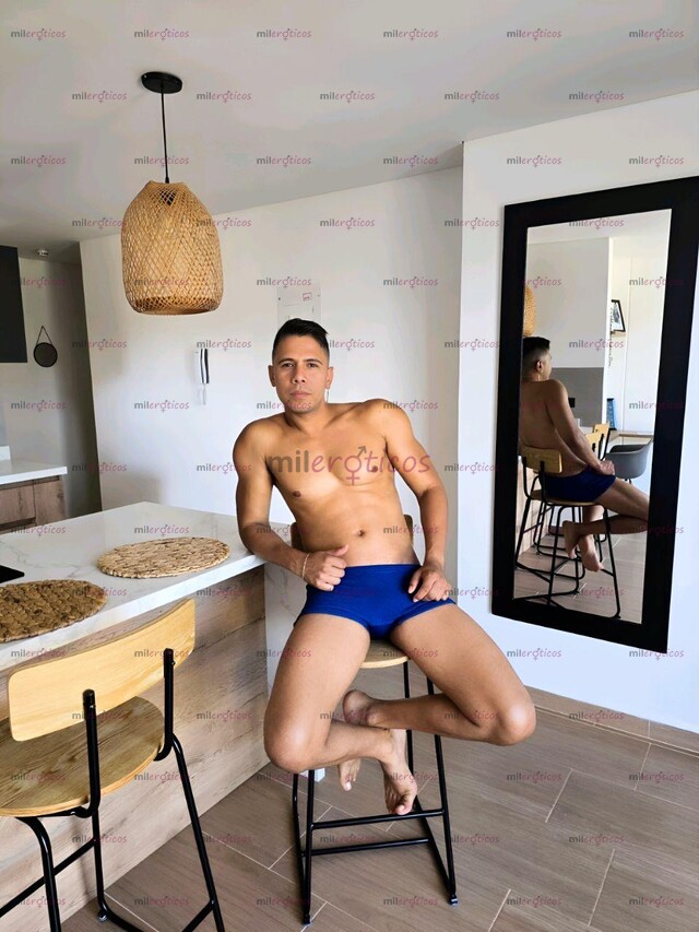 FOTOS DE SCORT ACOMPAÑANTE DOTADO DE VERGA 23CM Y DOTADO DE CEREBRO