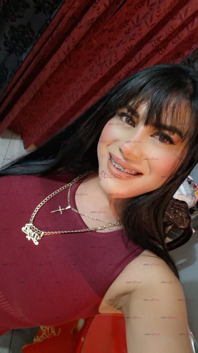 FOTOS DE HERMOSA TRANY CON UN RICO TROZO LECHERO PARA TI VEN DESLECHARME UNICO DIA