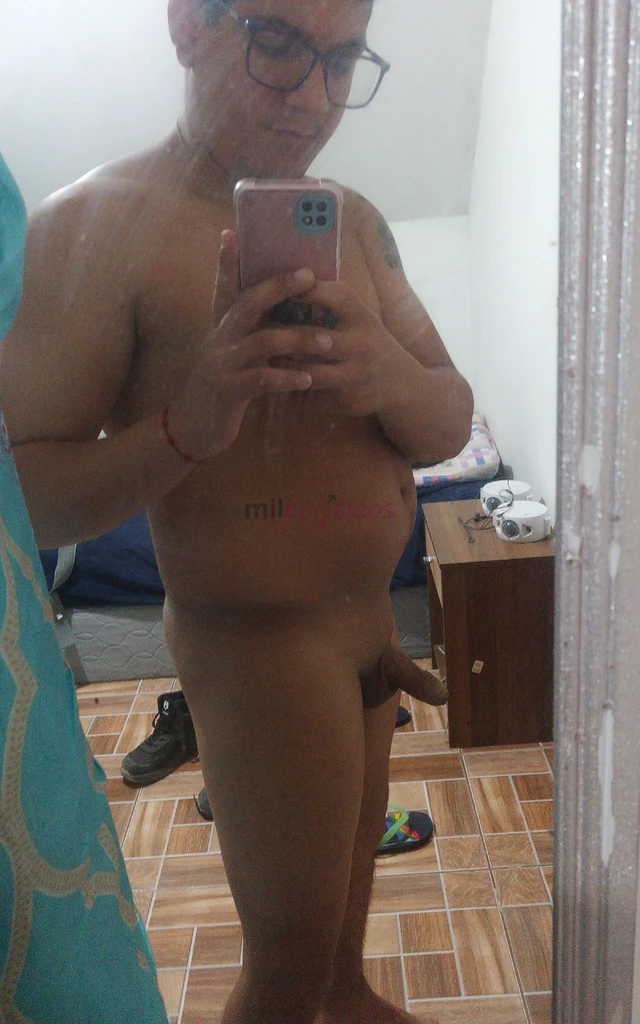 Soy un tipo de hombre que te complace en todo hago mi trabajo completos soy ninfomano asi que puedo hacerte todo lo que tu quieres soy el hombre que t...