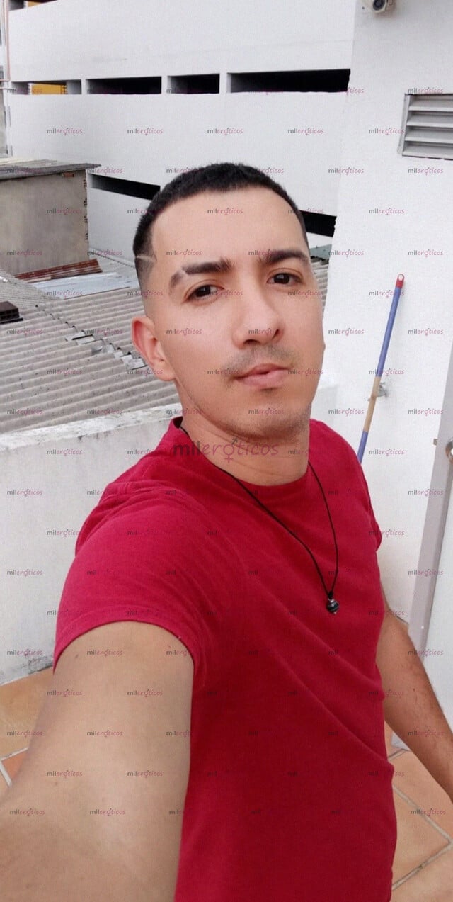 FOTOS DE LUCAS VERGÓN XL 22 CM LECHERO CON BUENA VERGA PARA TALADRAR CULOS