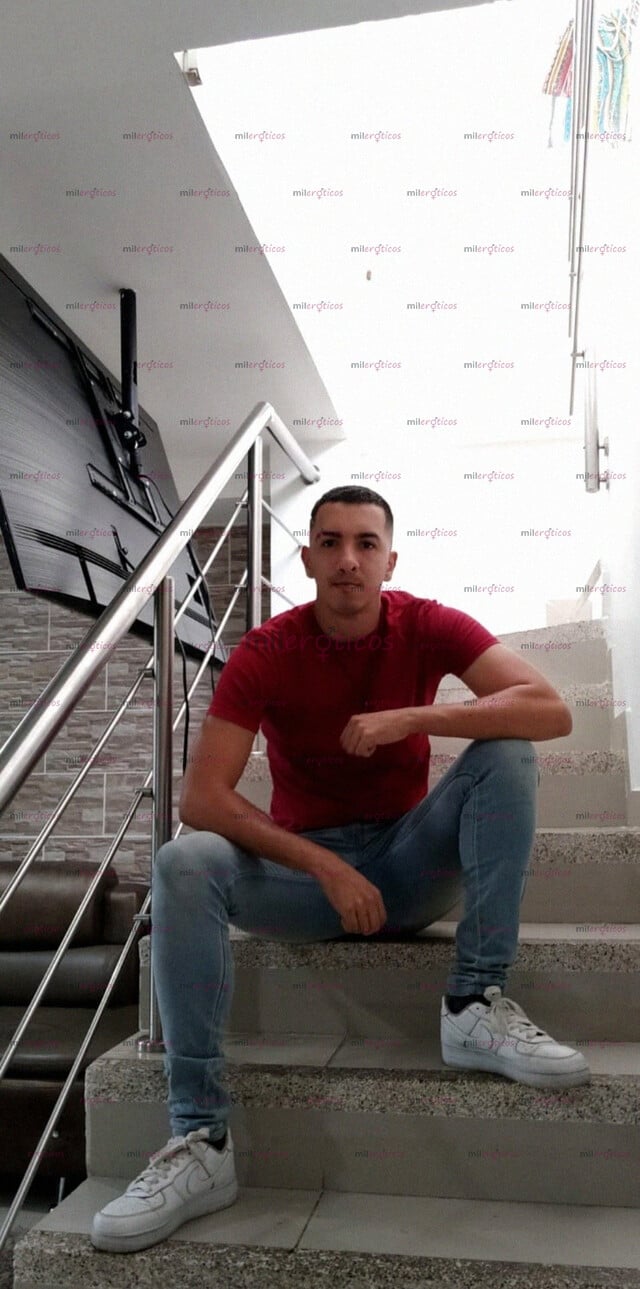 FOTOS DE LUCAS VERGÓN XL 22 CM LECHERO CON BUENA VERGA PARA TALADRAR CULOS