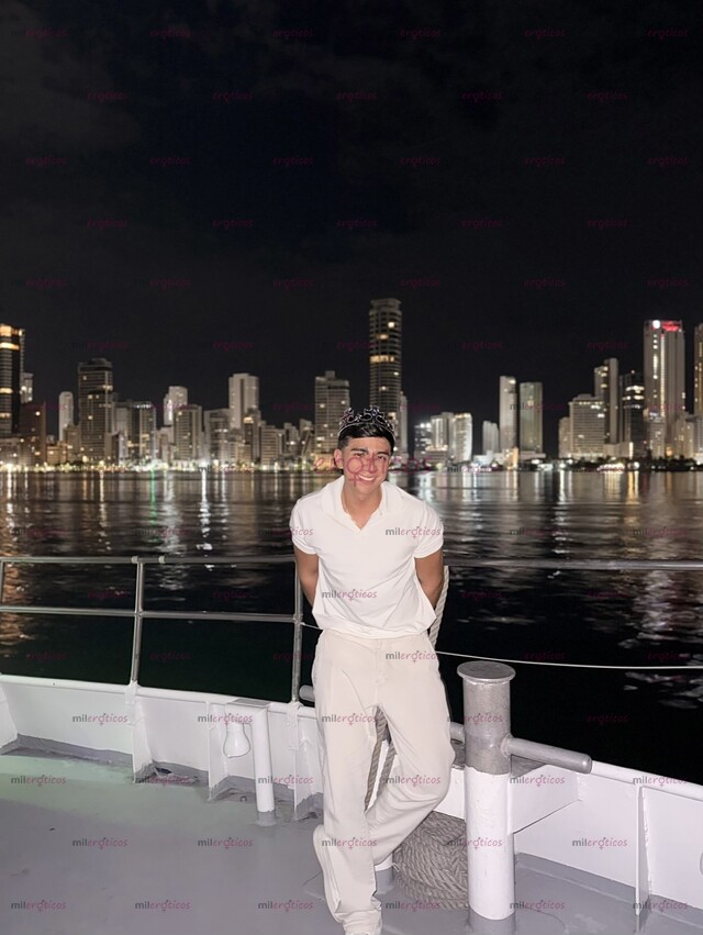 FOTOS DE MORENO NALGÓN Y VISIONARIO: EL EQUILIBRIO ENTRE RESPETO Y DESEO. ESCRÍBEME