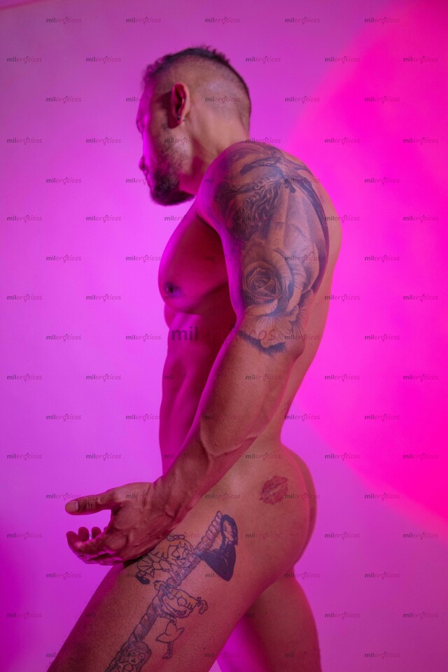 FOTOS DE POCOS DÍAS, MORENO COMPLACIENTE PARA DARTE UNA BUENA EXPERIENCIA
