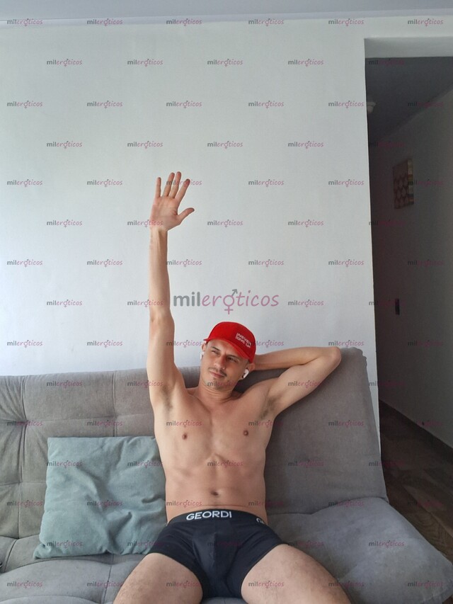 FOTOS DE JOVEN DESCOMPLICADO Y COMPLACIENTE VERGA DE 19 CMS LECHERO