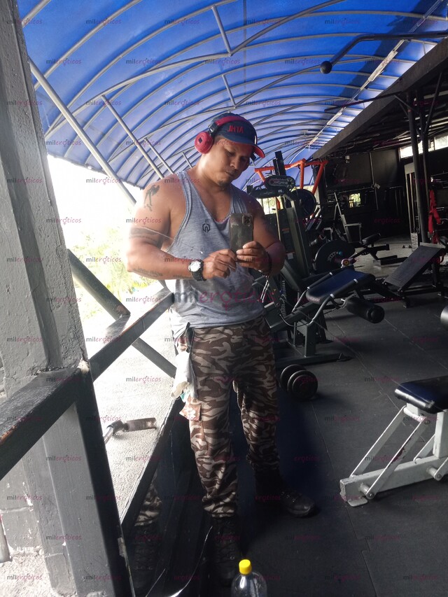 FOTOS DE SERVICIO DE LUXE ACOMPAÑANTE & MASAJISTA MADURO.